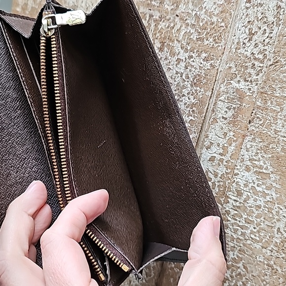 Louis Vuitton Damier Ebene Wallet - Picture 14 of 17